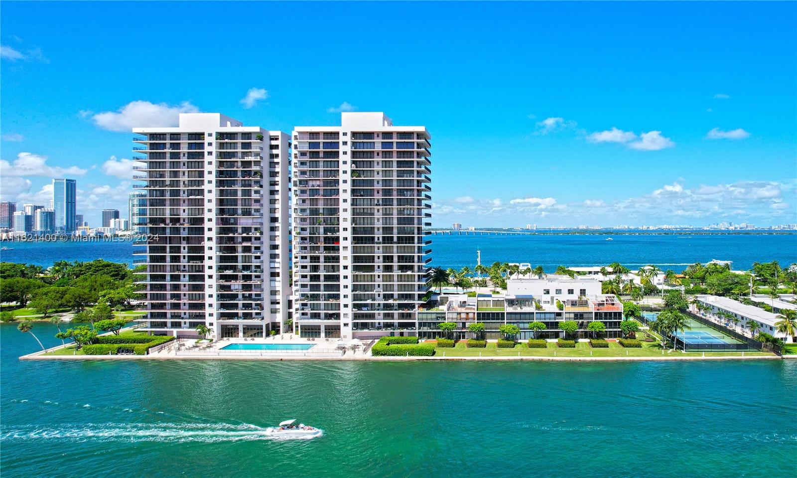 1000 Venetian Way, Miami, Florida 33139, 3 Bedrooms Bedrooms, ,2 BathroomsBathrooms,Residential,Sold,One Thousand Venetian,Venetian Way,A11621400