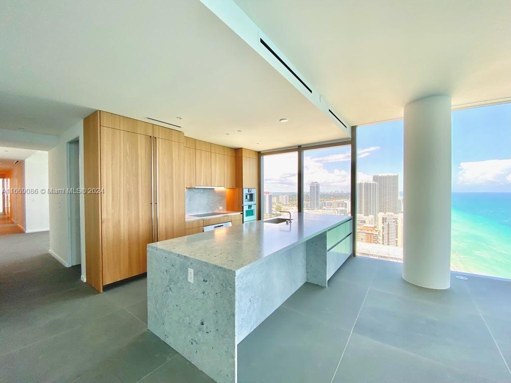 2000 Ocean Drive, Hallandale Beach, Florida 33009, 3 Bedrooms Bedrooms, ,3 BathroomsBathrooms,Residential,Sold,2000 Ocean,Ocean Drive,A11669086