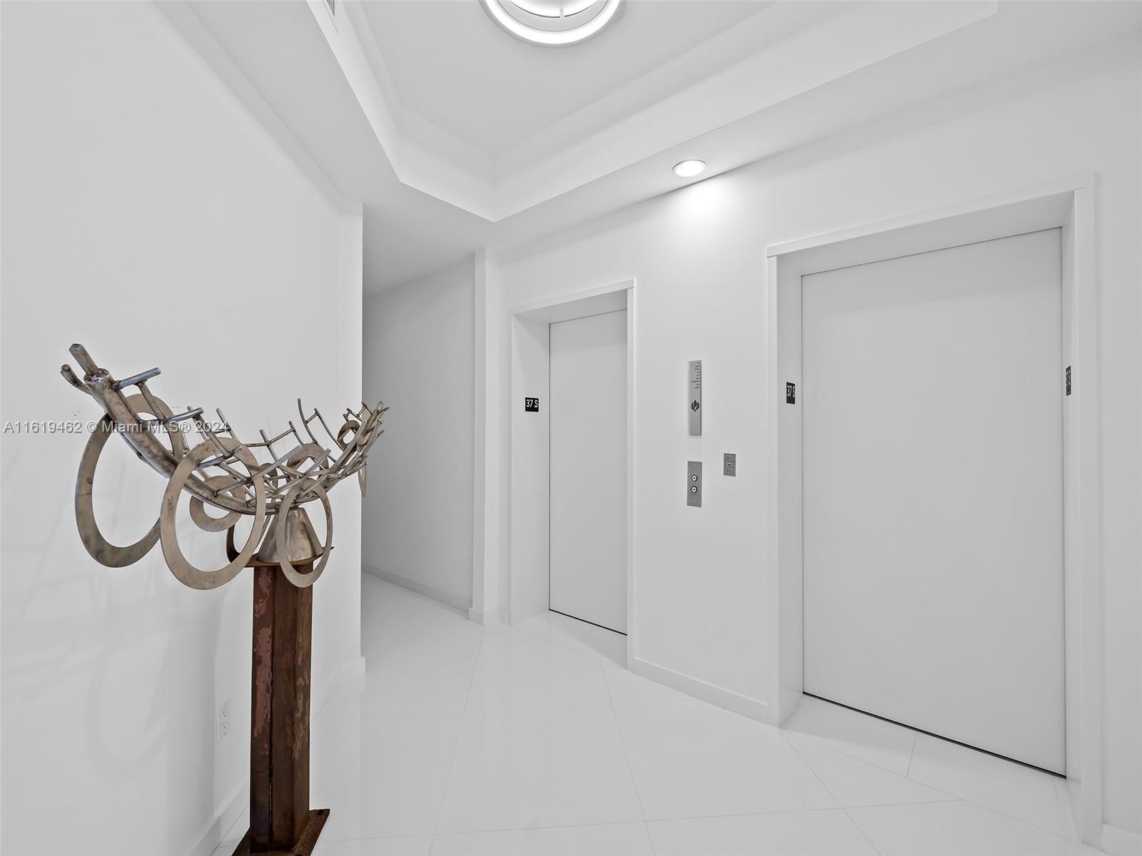 2711 Ocean Dr, Hollywood, Florida 33019, 3 Bedrooms Bedrooms, ,3 BathroomsBathrooms,Residential,Sold,Trump Hollywood,Ocean Dr,A11619462