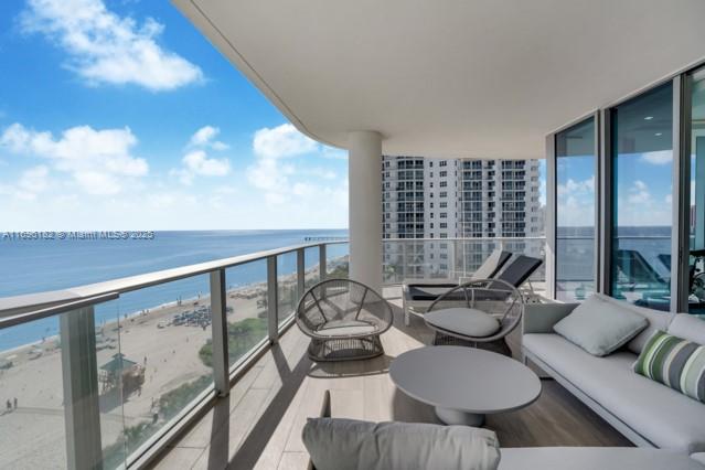 17475 Collins Ave, Sunny Isles Beach, Florida 33160, 4 Bedrooms Bedrooms, ,5 BathroomsBathrooms,Residential,For Sale,CHATEAU BEACH CONDO,Collins Ave,A11696182