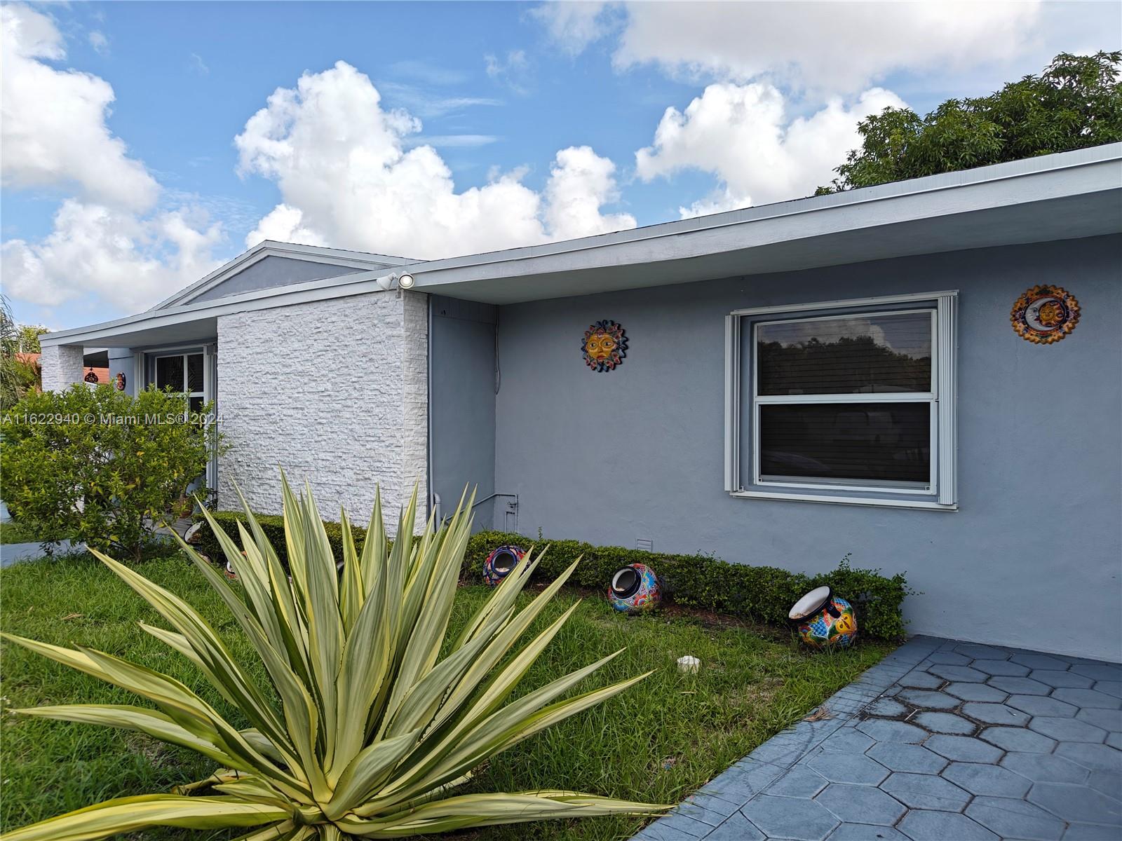 1260 62nd St, Hialeah, Florida 33012, 4 Bedrooms Bedrooms, ,3 BathroomsBathrooms,Residential,Sold,WESTHAVEN HGTS 2ND ADDN,62nd St,A11622940