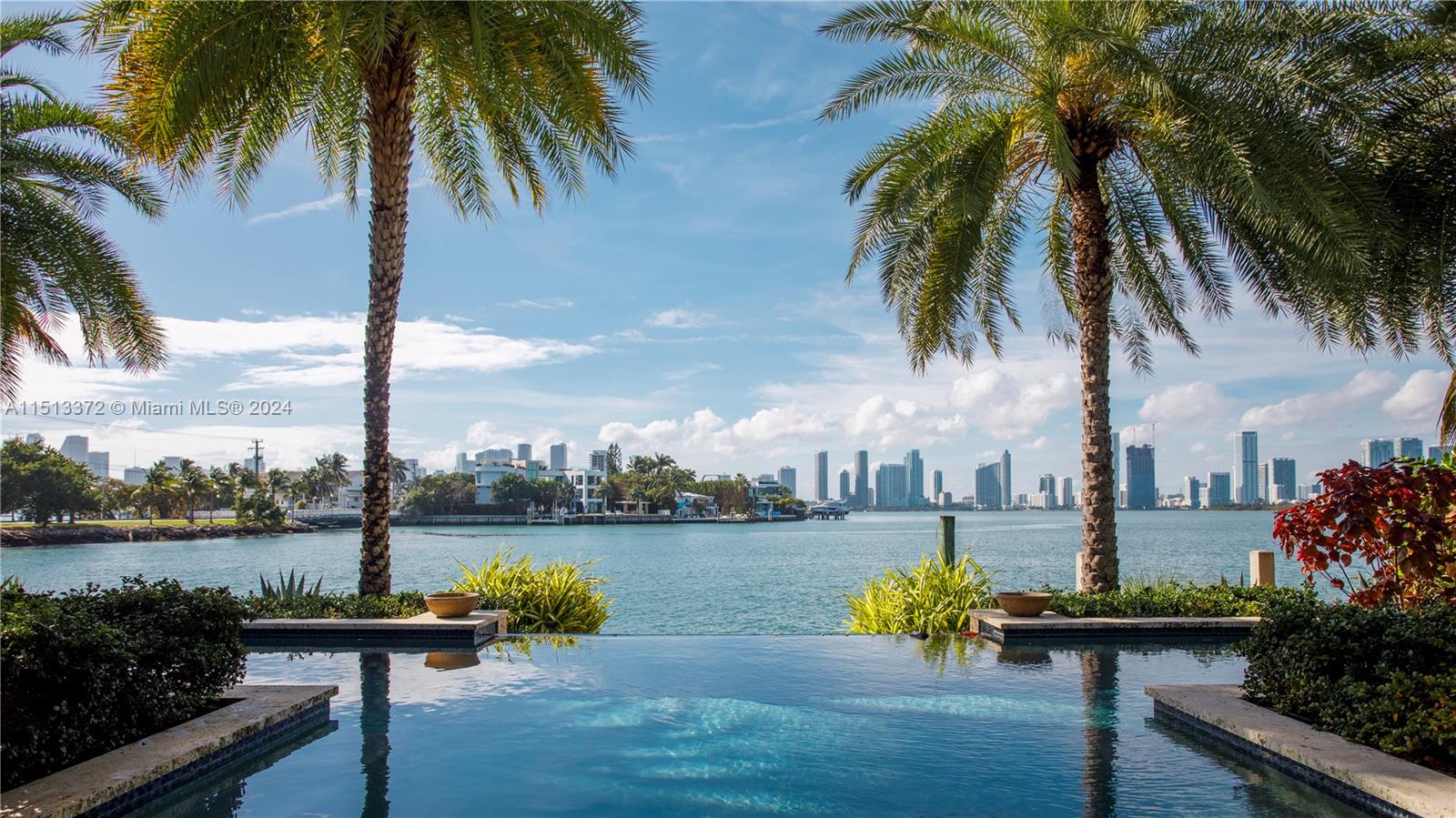 250 San Marino Dr, Miami Beach, Florida 33139, 3 Bedrooms Bedrooms, ,3 BathroomsBathrooms,Residential,Sold,SAN MARINO ISLAND,San Marino Dr,A11513372