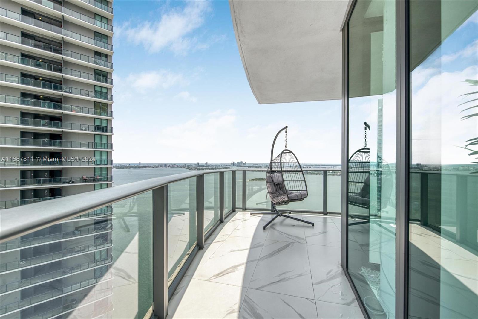 650 32nd St, Miami, Florida 33137, 1 Bedroom Bedrooms, ,2 BathroomsBathrooms,Residential,Sold,Paraiso Bay,32nd St,A11687811