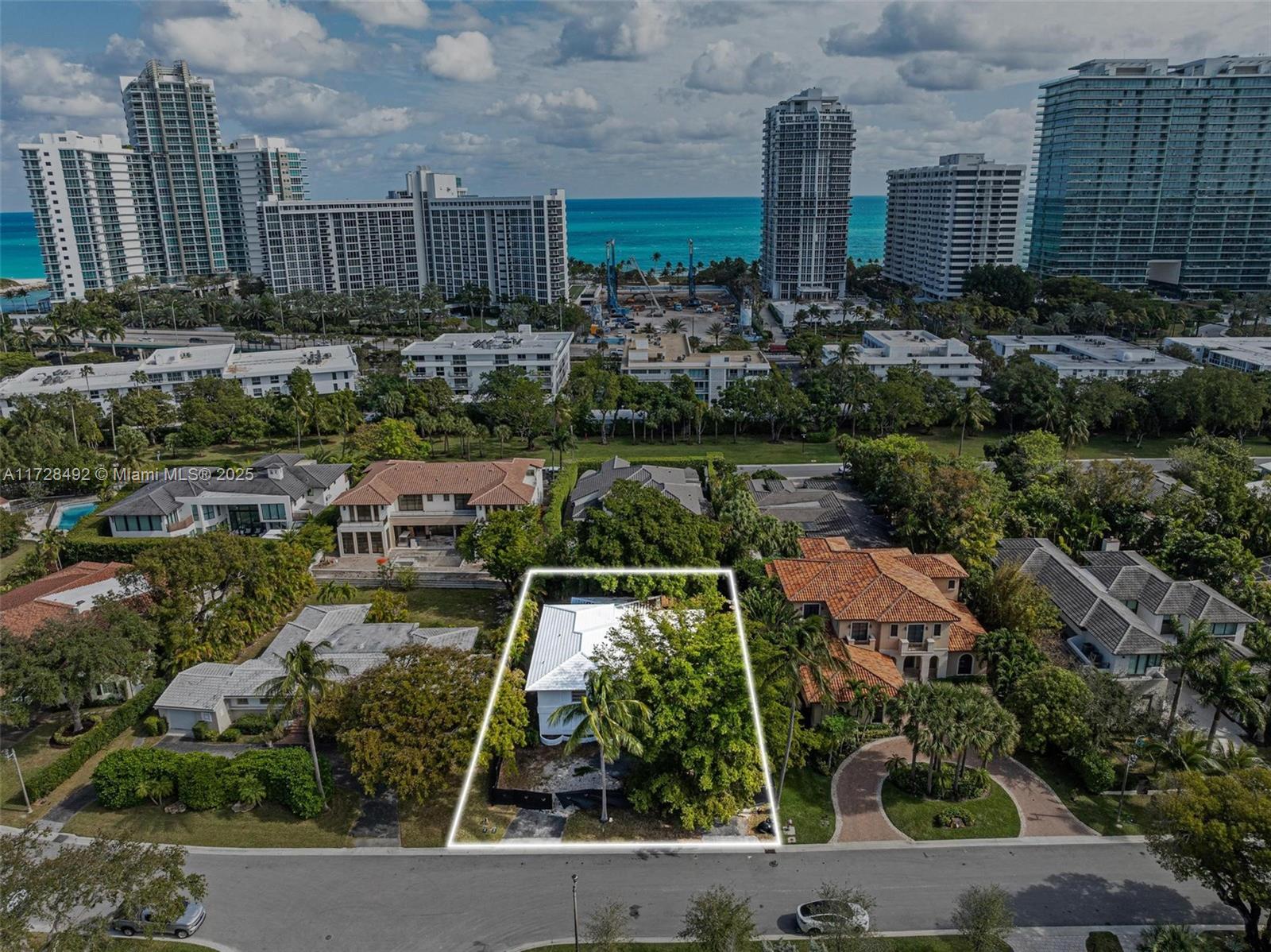 253 Bal Cross Dr, Bal Harbour, Florida 33154, 4 Bedrooms Bedrooms, ,3 BathroomsBathrooms,Residential,For Sale,BAL HARBOUR RESIDENTIAL S,Bal Cross Dr,A11728492
