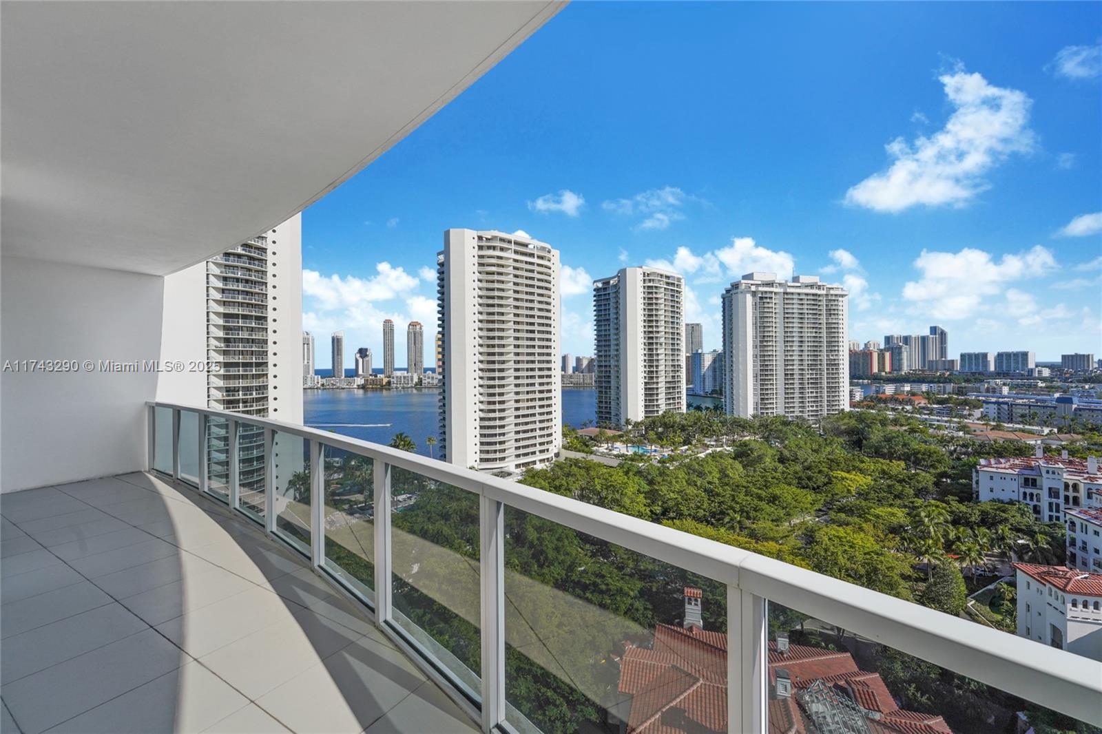 4100 Island Blvd, Aventura, Florida 33160, 3 Bedrooms Bedrooms, ,3 BathroomsBathrooms,Residential,Sold,Bellini at Williams Islan,Island Blvd,A11743290