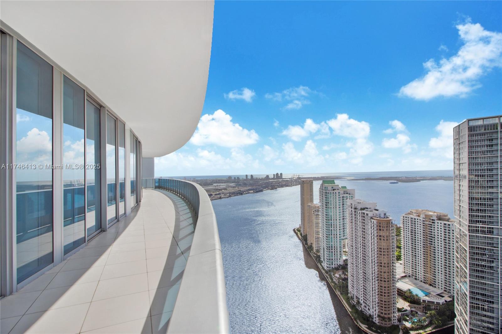 200 Biscayne Boulevard Way, Miami, Florida 33131, 3 Bedrooms Bedrooms, ,4 BathroomsBathrooms,Residential,For Sale,EPIC WEST CONDO,Biscayne Boulevard Way,A11746413