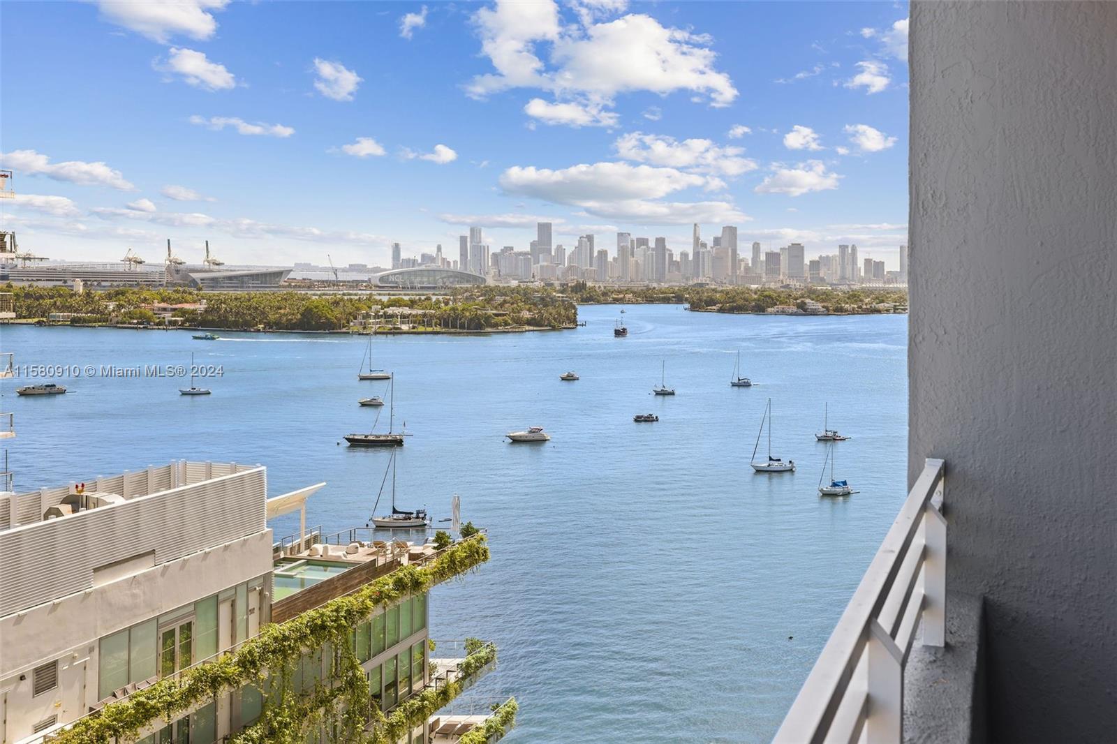 1330 West Ave, Miami Beach, Florida 33139, 1 Bedroom Bedrooms, ,1 BathroomBathrooms,Residential,Sold,The Waverly,West Ave,A11580910