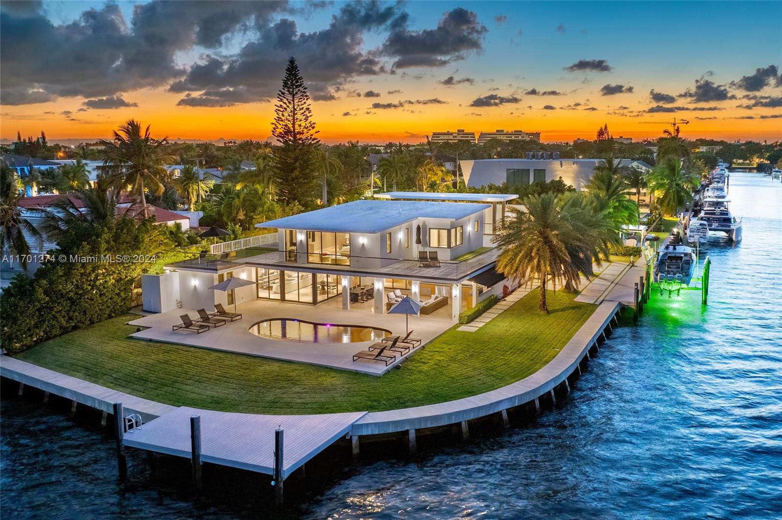 1995 118th Rd, North Miami, Florida 33181, 6 Bedrooms Bedrooms, ,7 BathroomsBathrooms,Residential,Sold,SAN SOUCI ESTATES,118th Rd,A11701274