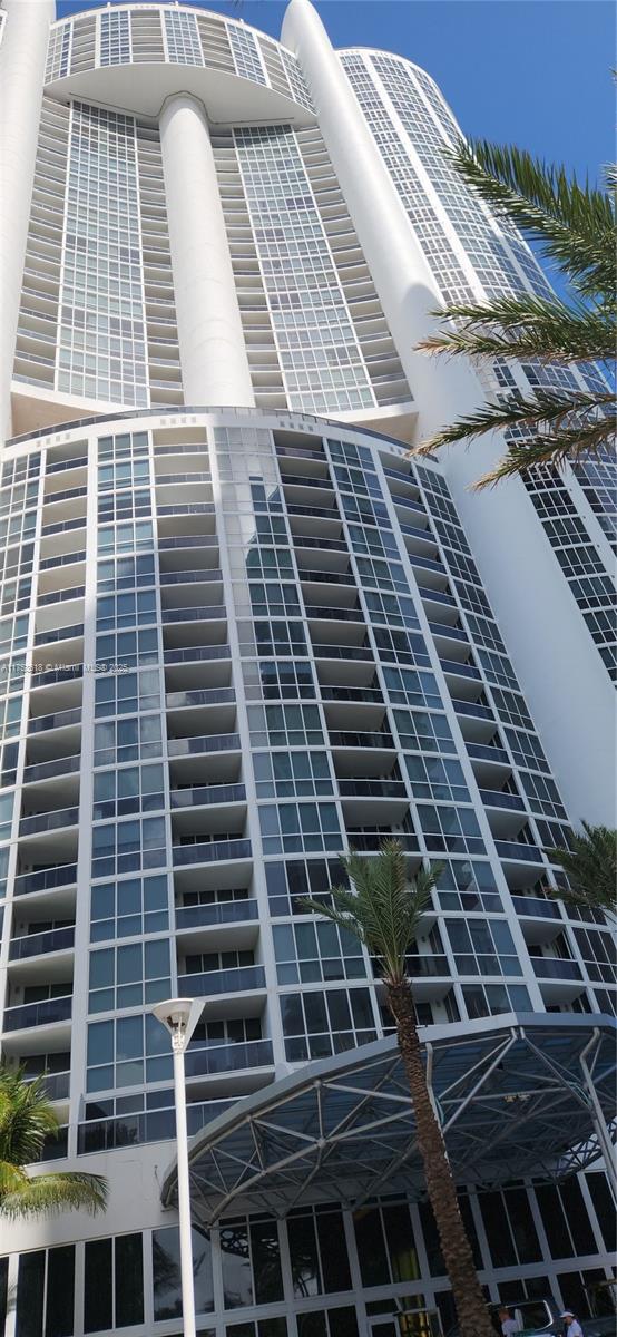 18201 Collins Ave, Sunny Isles Beach, Florida 33160, 3 Bedrooms Bedrooms, ,2 BathroomsBathrooms,Residential Lease,For Rent,TRUMP ROYALE CONDO,Collins Ave,A11753618
