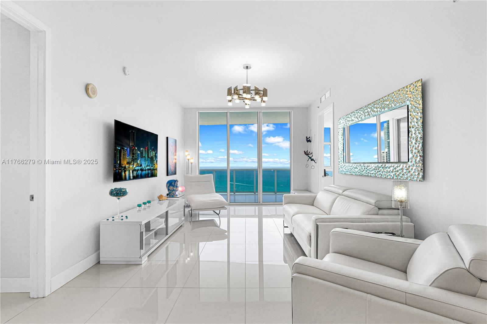 18201 collins ave, Sunny Isles Beach, Florida 33160, 2 Bedrooms Bedrooms, ,2 BathroomsBathrooms,Residential,Sold,TRUMP ROYALE,collins ave,A11766279