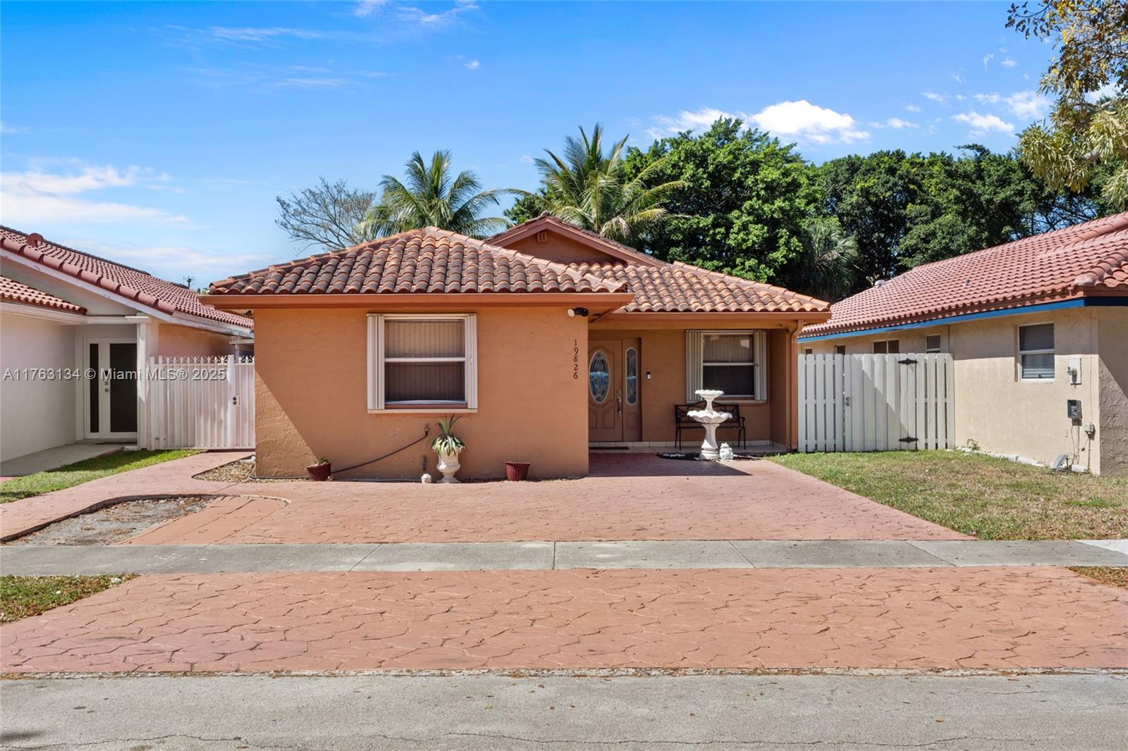 19826 Lake Dr, Hialeah, Florida 33015, 3 Bedrooms Bedrooms, ,2 BathroomsBathrooms,Residential,Sold,ROYAL SINGAPORE LAKE,Lake Dr,A11763134