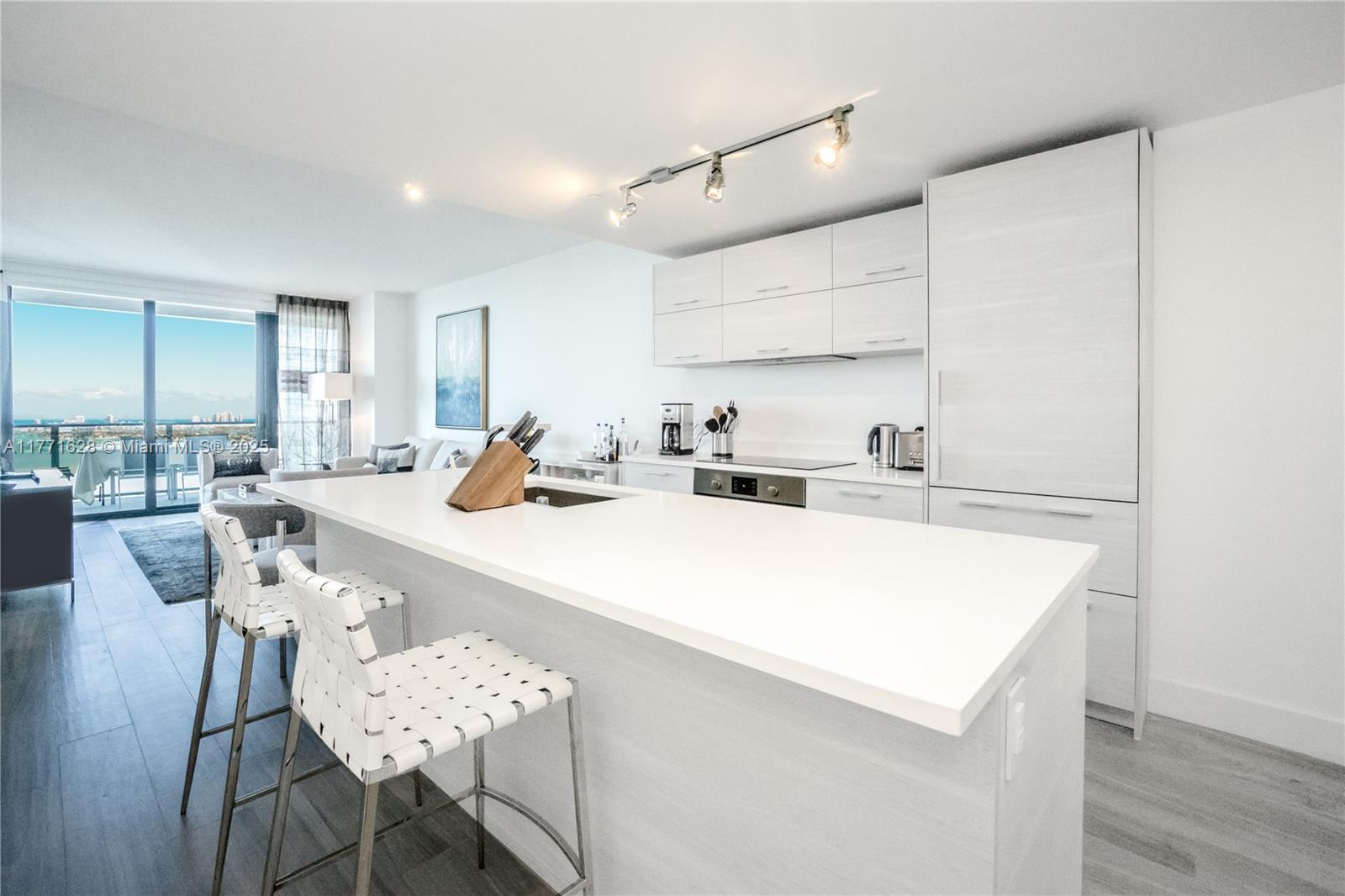 650 32nd St, Miami, Florida 33137, 2 Bedrooms Bedrooms, ,3 BathroomsBathrooms,Residential Lease,For Rent,PARAISO BAY CONDO,32nd St,A11771628