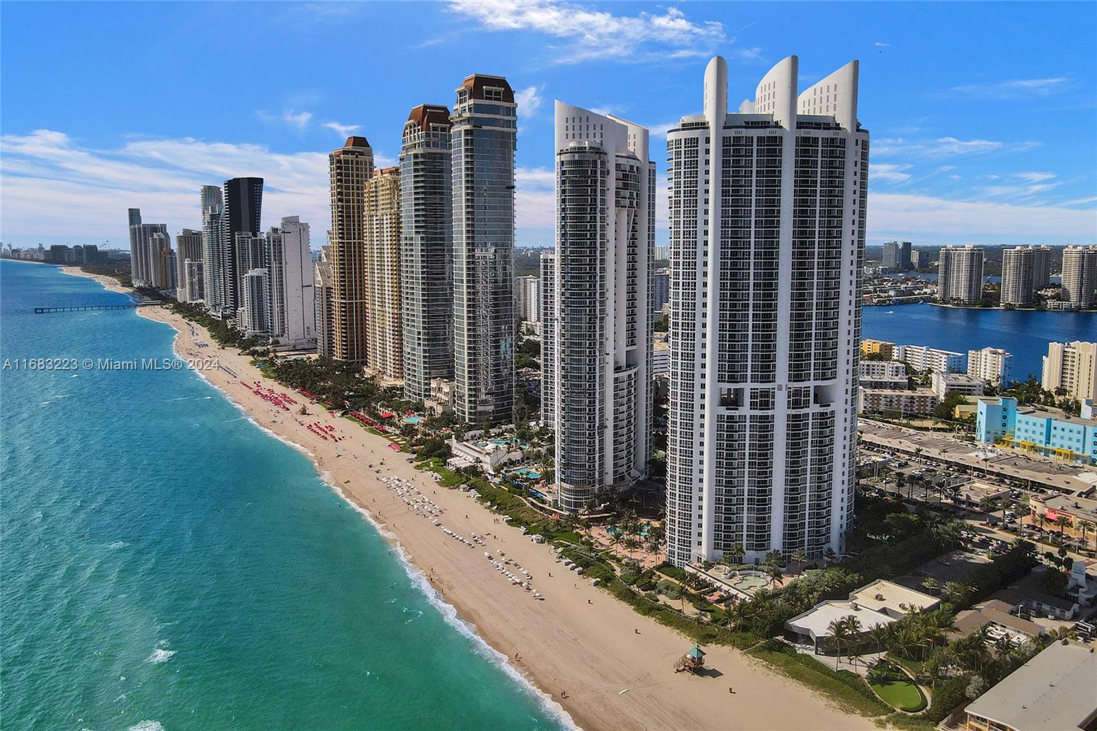 18201 Collins Ave, Sunny Isles Beach, Florida 33160, 2 Bedrooms Bedrooms, ,2 BathroomsBathrooms,Residential,Sold,TRUMP ROYALE CONDO,Collins Ave,A11683223