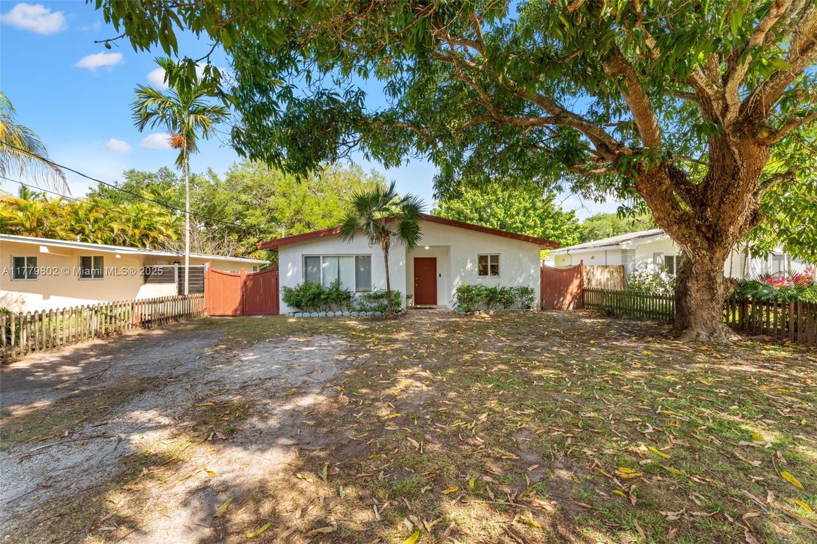 7265 167th St, Palmetto Bay, Florida 33157, 3 Bedrooms Bedrooms, ,1 BathroomBathrooms,Residential,Sold,ROBERTS SUB,167th St,A11779802