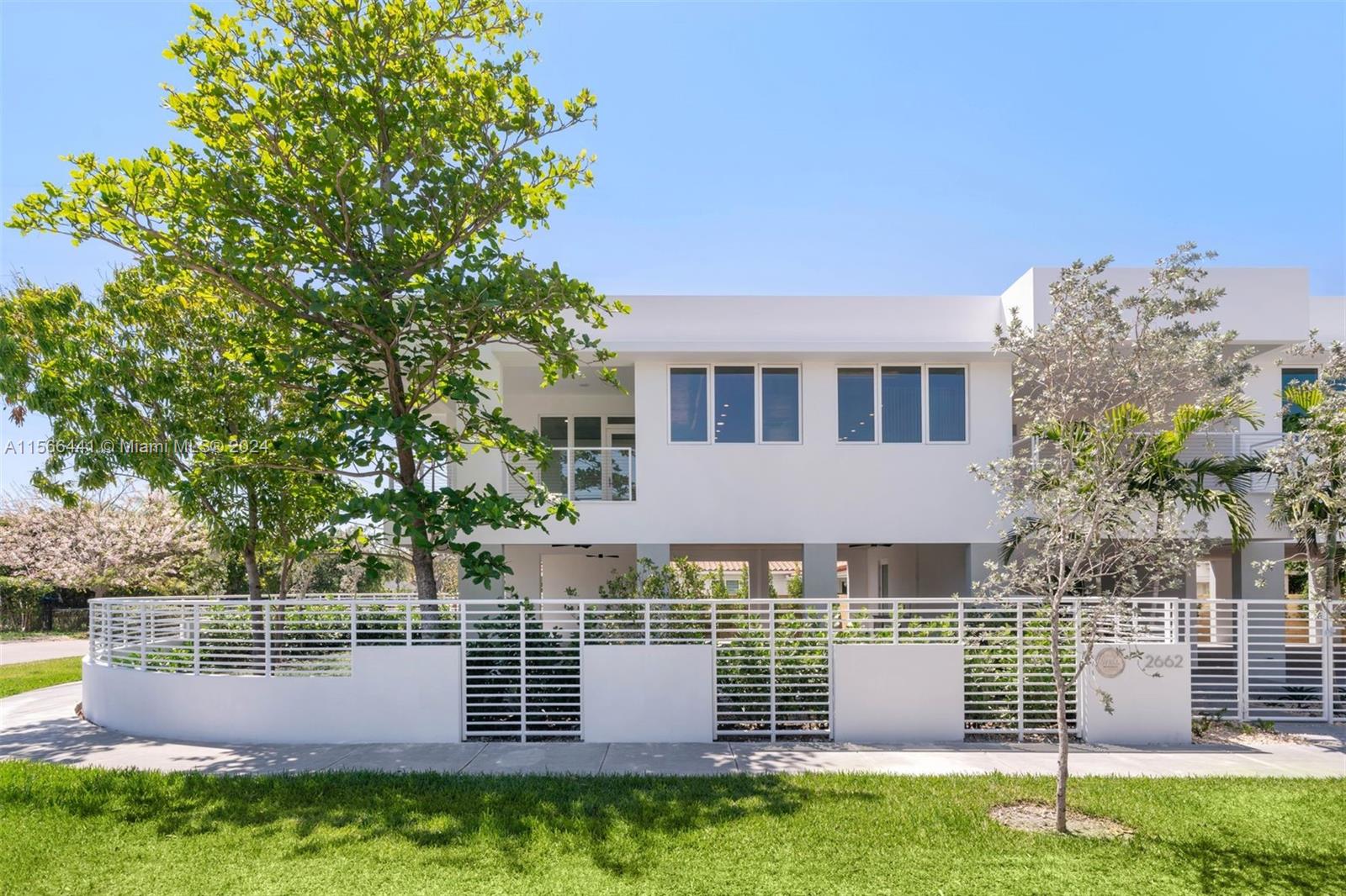 2662 32nd Ct, Miami, Florida 33133, 3 Bedrooms Bedrooms, ,4 BathroomsBathrooms,Residential,Sold,SILVER BLUFF GARDENS,32nd Ct,A11566441