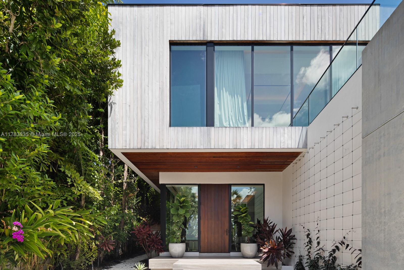 609 Dilido Dr, Miami Beach, Florida 33139, 4 Bedrooms Bedrooms, ,4 BathroomsBathrooms,Residential,For Sale,DI LIDO ISLAND,Dilido Dr,A11783835