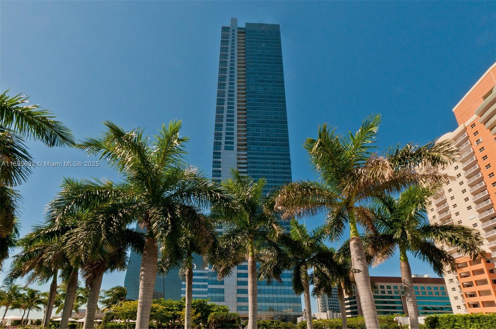1425 Brickell Ave, Miami, Florida 33131, 3 Bedrooms Bedrooms, ,4 BathroomsBathrooms,Residential,Sold,FOUR SEASONS RESIDENCES,Brickell Ave,A11695932