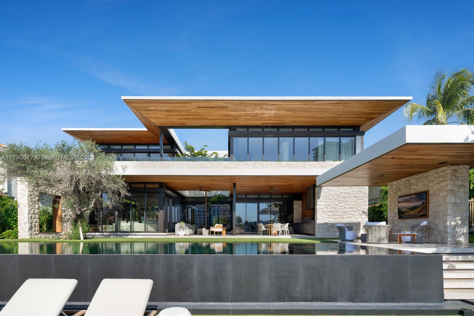 194 Island Dr, Golden Beach, Florida 33160, 6 Bedrooms Bedrooms, ,6 BathroomsBathrooms,Residential,For Sale,GOLDEN BEACH SEC D,Island Dr,A11790677