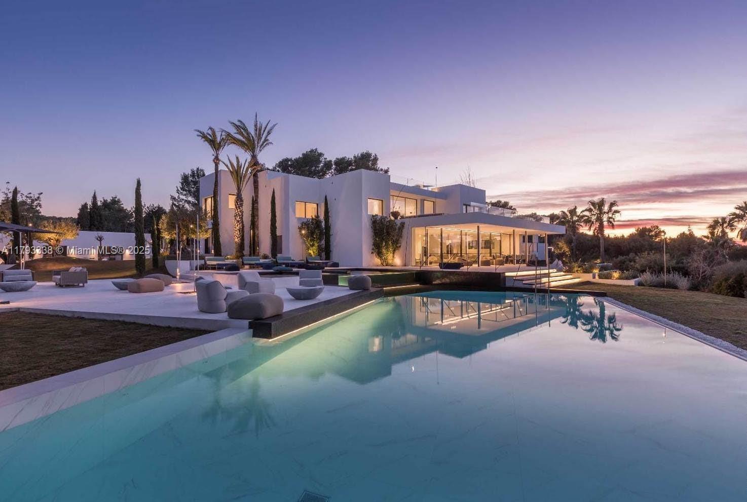 Ib, 10 Bedrooms Bedrooms, ,10 BathroomsBathrooms,Residential,For Sale,Villa Monterrey,A11793338