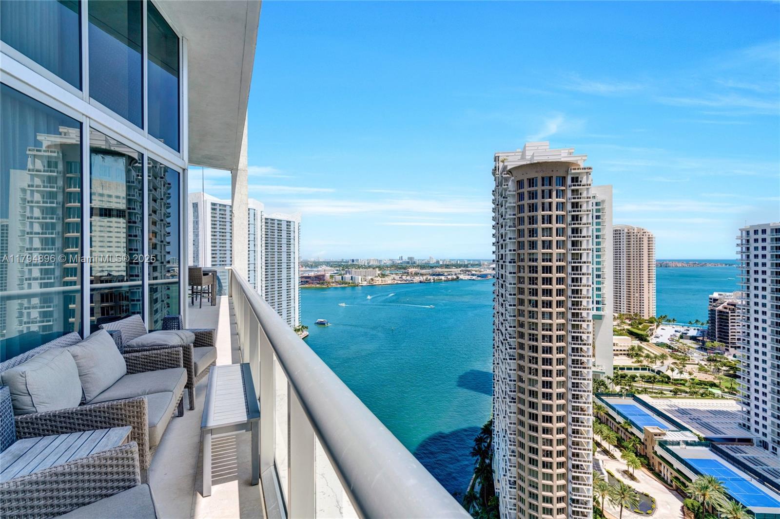 465 Brickell Ave, Miami, Florida 33131, 3 Bedrooms Bedrooms, ,2 BathroomsBathrooms,Residential,For Sale,ICONBRICKELL CONDO NO 1,Brickell Ave,A11794896