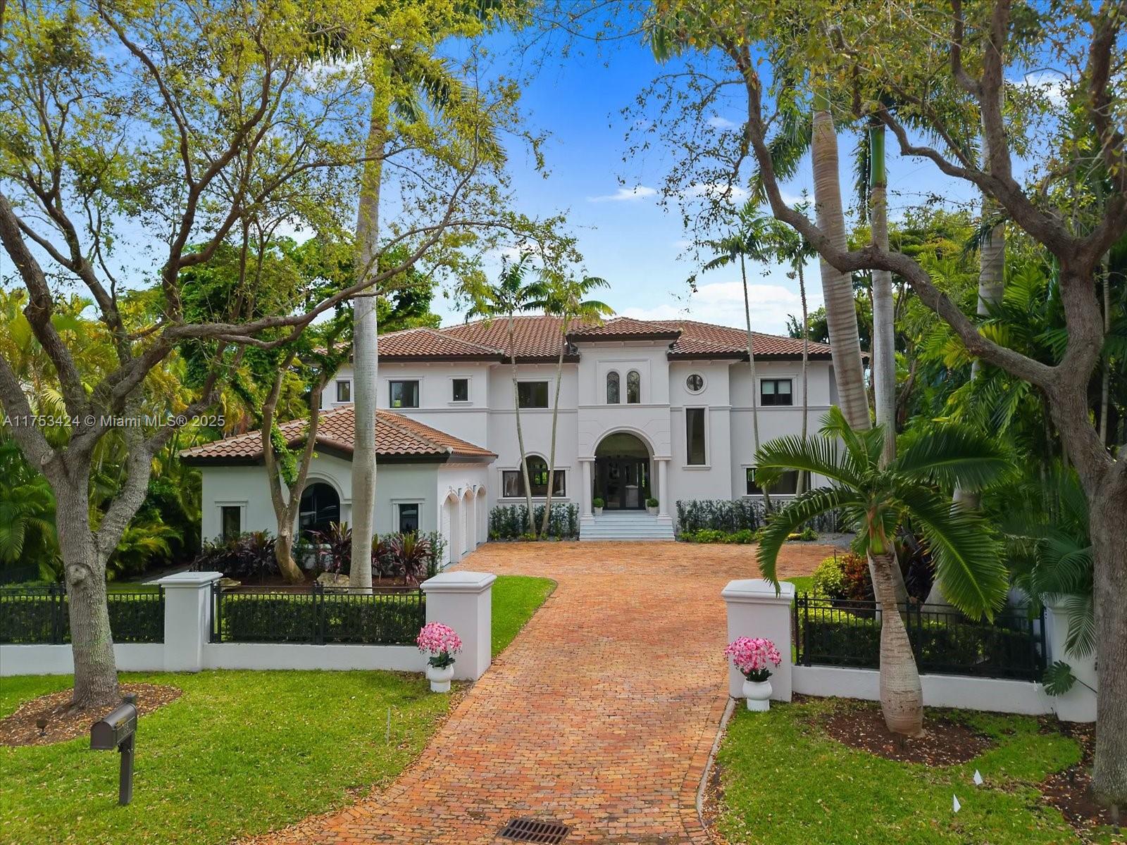 136 Paloma Dr, Coral Gables, Florida 33143, 6 Bedrooms Bedrooms, ,7 BathroomsBathrooms,Residential,Sold,COCOPLUM SEC 2 PLAT F,Paloma Dr,A11753424