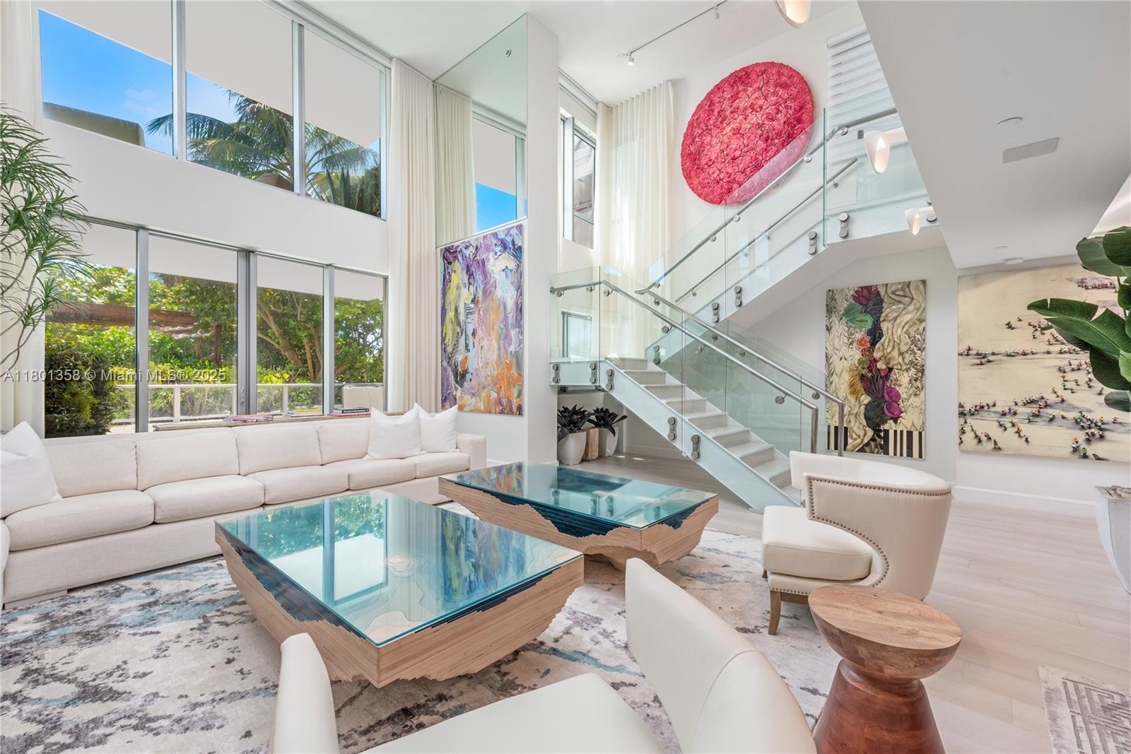 125 Ocean Dr, Miami Beach, Florida 33139, 6 Bedrooms Bedrooms, ,7 BathroomsBathrooms,Residential,For Sale,Ocean House Condo,Ocean Dr,A11801358