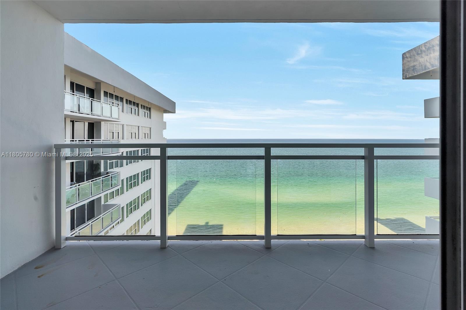 2030 Ocean Dr, Hallandale Beach, Florida 33009, 1 Bedroom Bedrooms, ,1 BathroomBathrooms,Residential Lease,For Rent,PARKER PLAZA CONDO ESTATE,Ocean Dr,A11805780