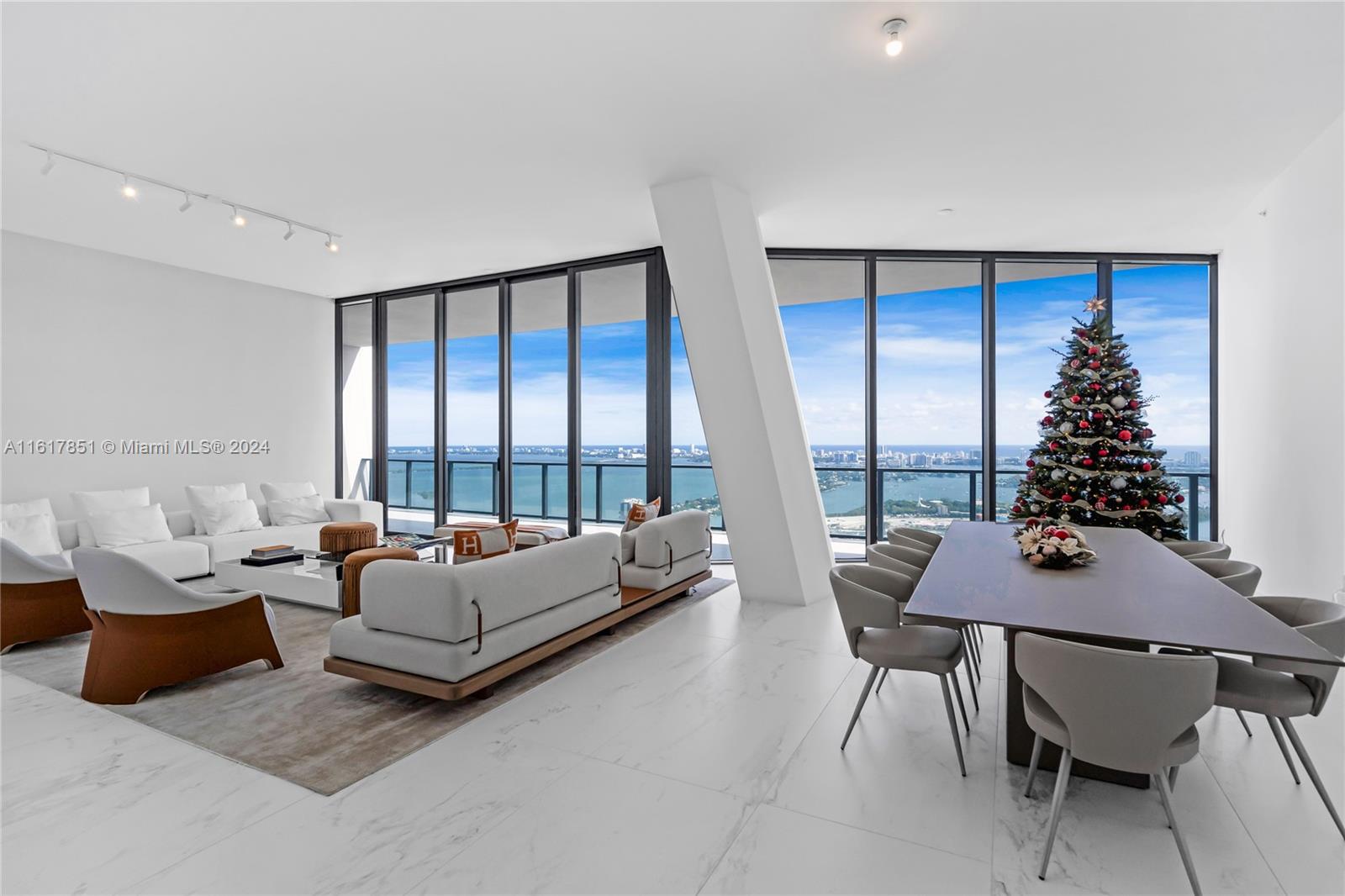 1000 Biscayne Blvd, Miami, Florida 33132, 4 Bedrooms Bedrooms, ,5 BathroomsBathrooms,Residential,Sold,ONE THOUSAND MUSEUM CONDO,Biscayne Blvd,A11617851