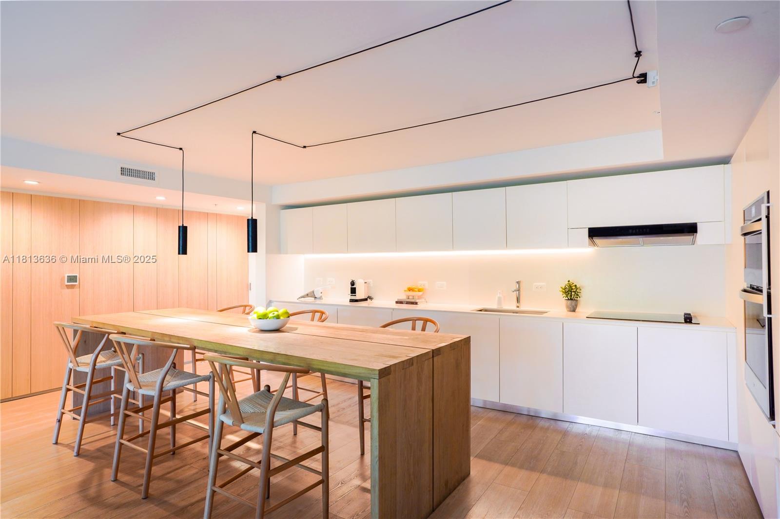 291 Bal Bay Drive, Bal Harbour, Florida 33154, 2 Bedrooms Bedrooms, ,2 BathroomsBathrooms,Residential Lease,For Rent,Bal Bay Drive,A11813636