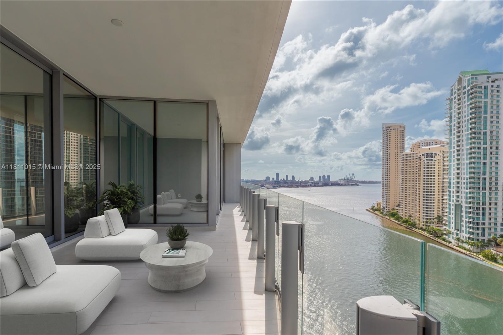 300 Biscayne Blvd Way, Miami, Florida 33131, 4 Bedrooms Bedrooms, ,5 BathroomsBathrooms,Residential,For Sale,Aston Martin Residences,Biscayne Blvd Way,A11811015