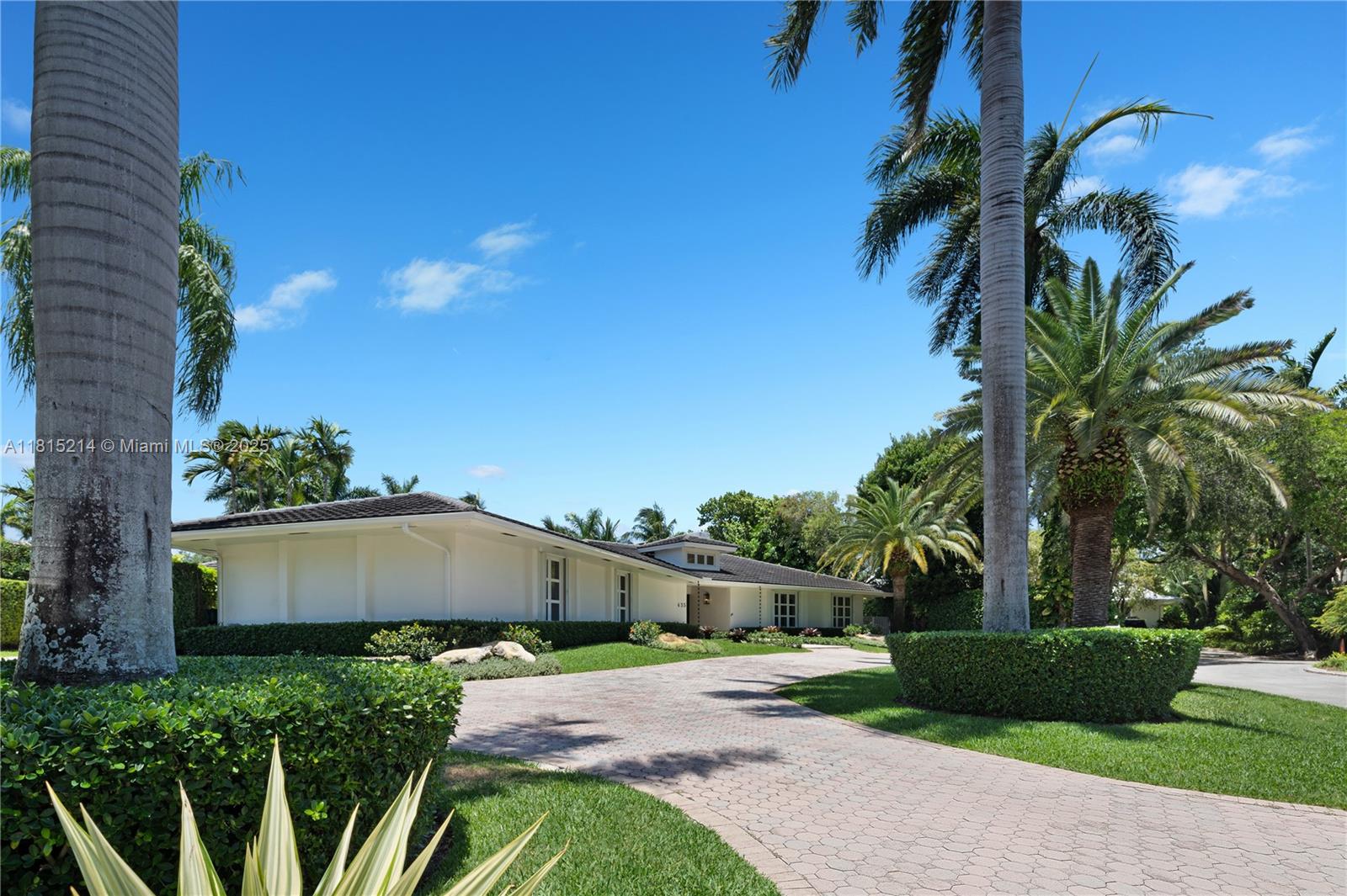 435 Marquesa Dr, Coral Gables, Florida 33156, 6 Bedrooms Bedrooms, ,6 BathroomsBathrooms,Residential,For Sale,OLD CUTLER BAY SEC 4-A,Marquesa Dr,A11815214