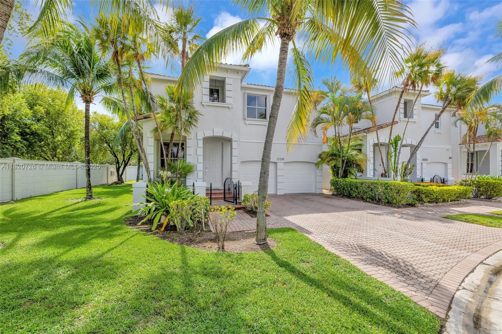 21235 33rd Ave, Aventura, Florida 33180, 4 Bedrooms Bedrooms, ,3 BathroomsBathrooms,Residential,Sold,AVENTURA LAKES - PHASE II,33rd Ave,A11820726