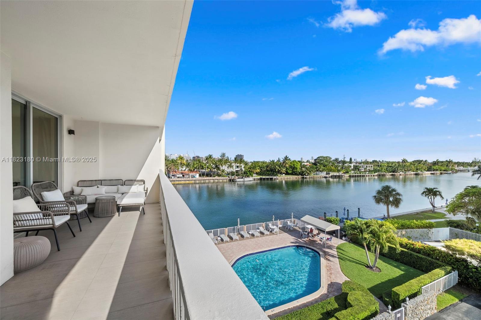 9111 Bay Harbor Dr, Bay Harbor Islands, Florida 33154, 3 Bedrooms Bedrooms, ,2 BathroomsBathrooms,Residential Lease,For Rent,CARAVELLE CONDO,Bay Harbor Dr,A11823180