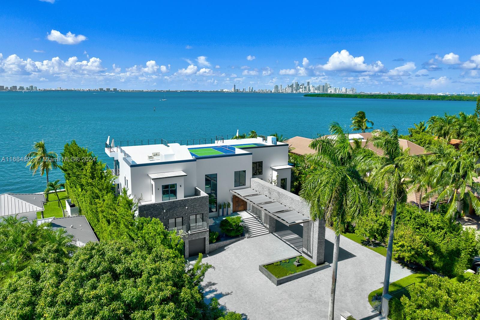 330 Harbor Dr, Key Biscayne, Florida 33149, 6 Bedrooms Bedrooms, ,7 BathroomsBathrooms,Residential,Sold,TROPICAL ISLE HOMES SUB 4,Harbor Dr,A11684892