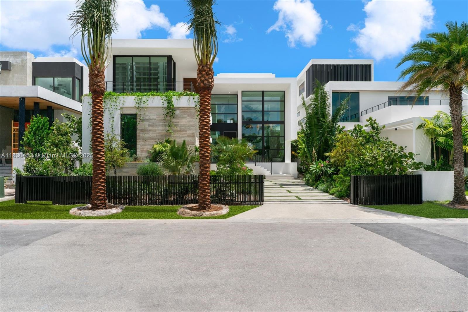 1045 Venetian Dr, Miami, Florida 33139, 6 Bedrooms Bedrooms, ,7 BathroomsBathrooms,Residential,For Sale,Biscayne Island Estates,Venetian Dr,A11830403