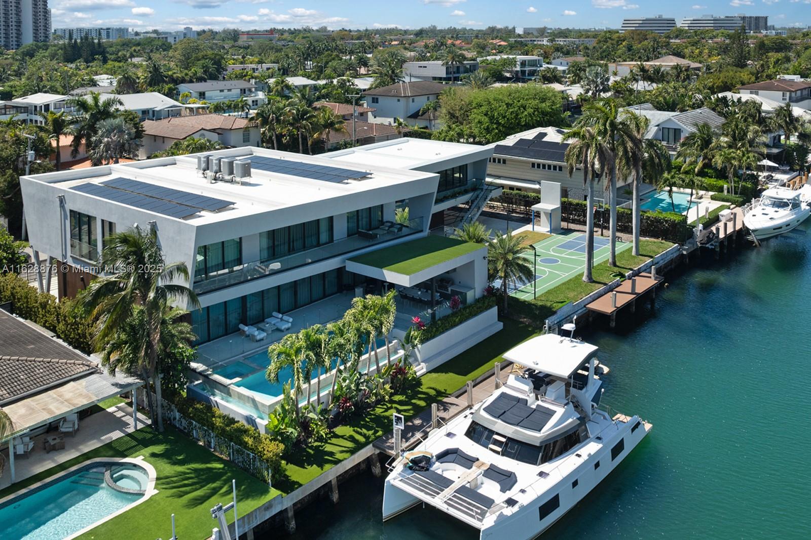 1965+1975 118th Rd, North Miami, Florida 33181, 7 Bedrooms Bedrooms, ,7 BathroomsBathrooms,Residential,Sold,SAN SOUCI ESTATES,118th Rd,A11628876