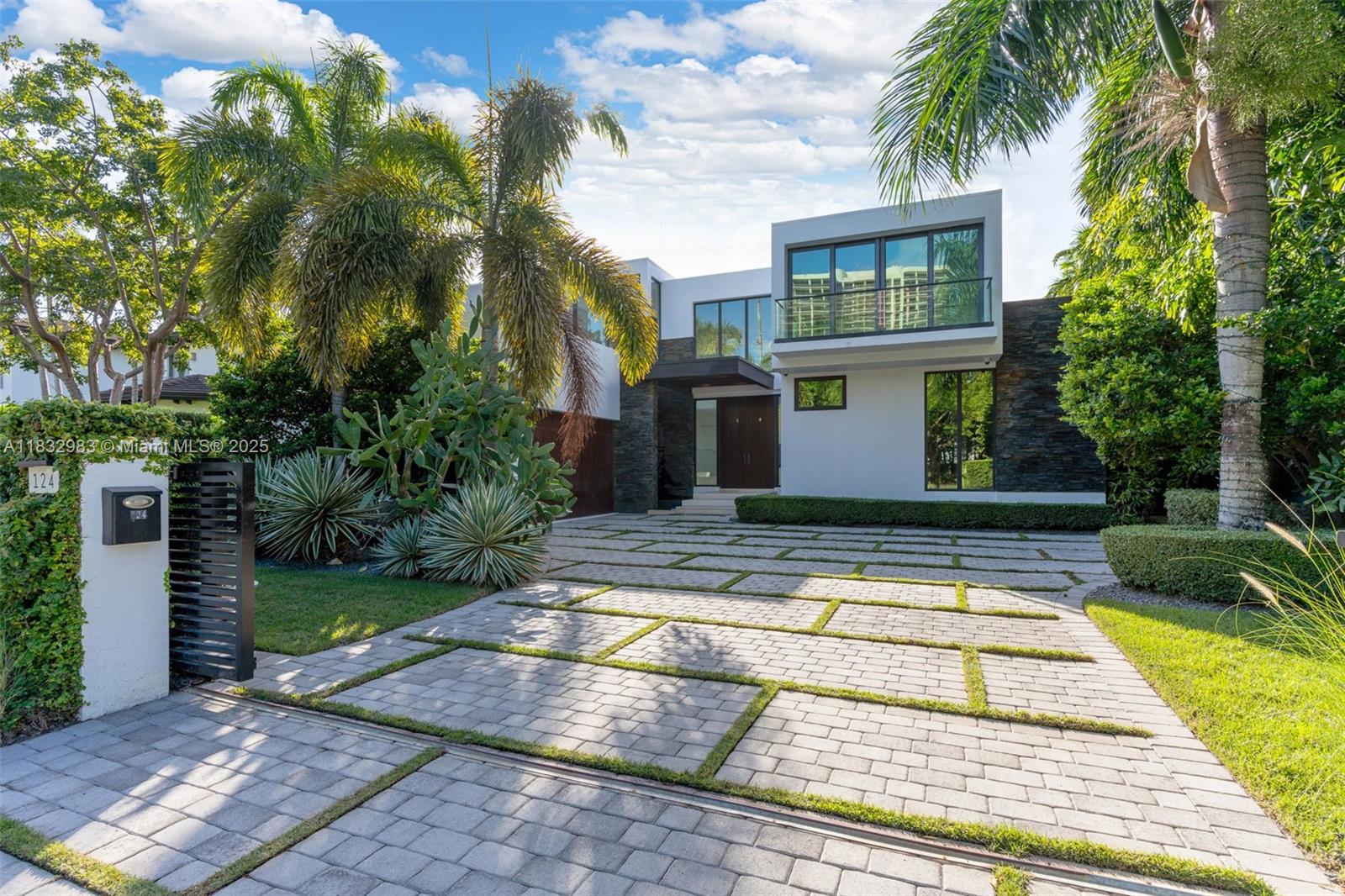 124 Park Dr, Bal Harbour, Florida 33154, 7 Bedrooms Bedrooms, ,7 BathroomsBathrooms,Residential,For Sale,BAL HARBOUR RESIDENTIAL S,Park Dr,A11832983
