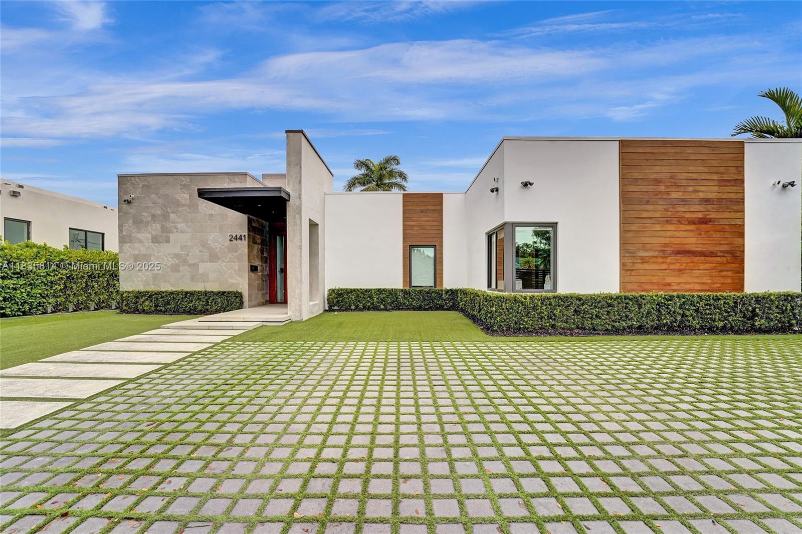 2441 200th St, Miami, Florida 33180, 6 Bedrooms Bedrooms, ,4 BathroomsBathrooms,Residential Lease,For Rent,COUNTY SQUIRE ESTATES SEC,200th St,A11835814