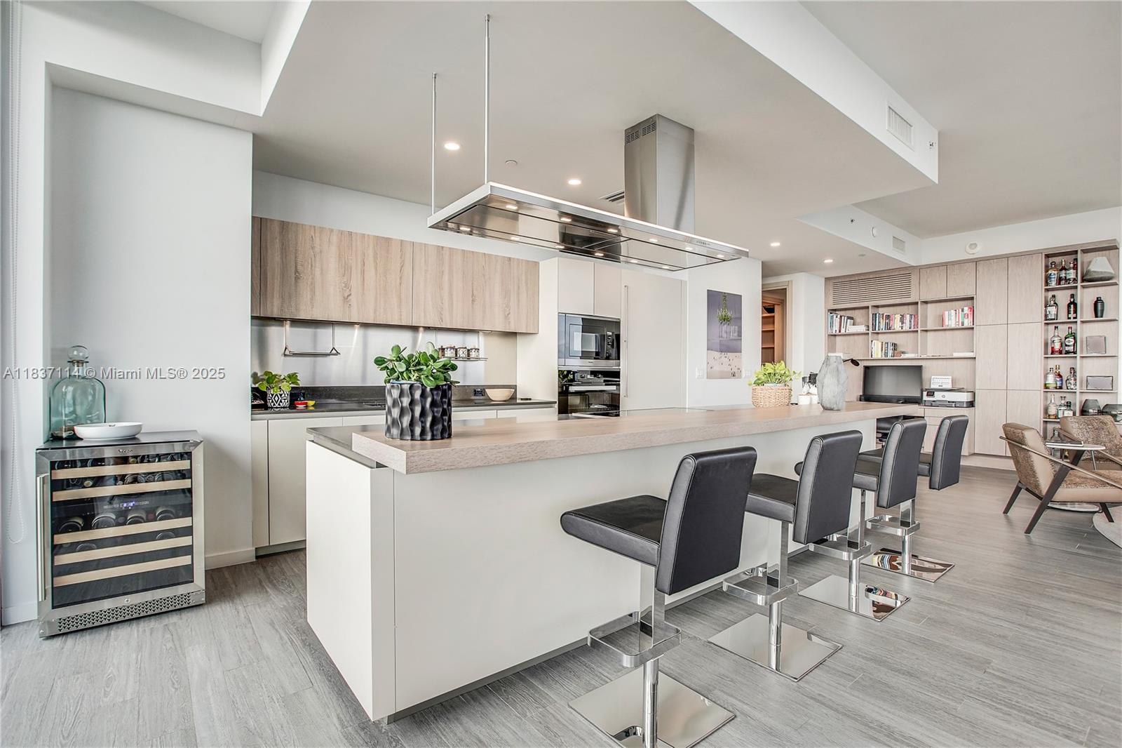 1000 Brickell plz, Miami, Florida 33131, 3 Bedrooms Bedrooms, ,3 BathroomsBathrooms,Residential,For Sale,FLAT IRON,Brickell plz,A11837114