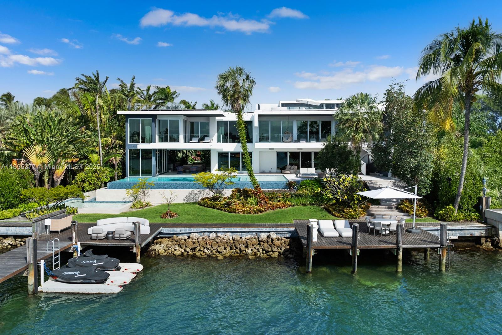 370 Hibiscus Dr, Miami Beach, Florida 33139, 5 Bedrooms Bedrooms, ,5 BathroomsBathrooms,Residential,Sold,HIBISCUS ISLAND,Hibiscus Dr,A11695377