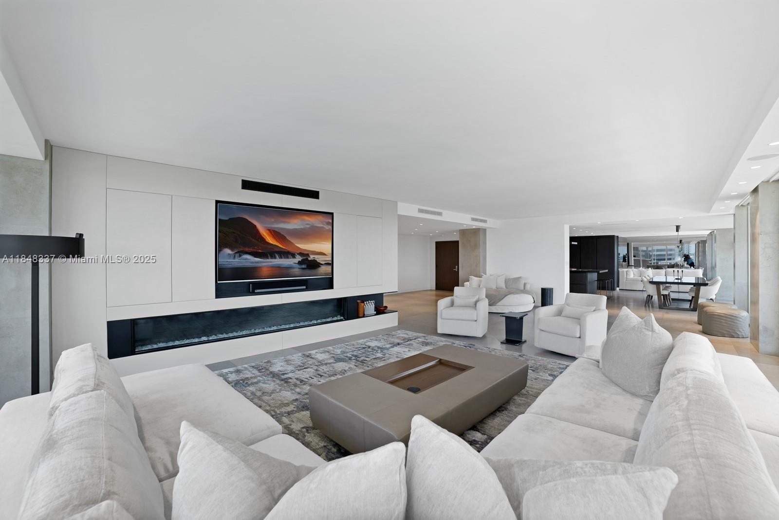 10155 Collins Ave, Bal Harbour, Florida 33154, 3 Bedrooms Bedrooms, ,2 BathroomsBathrooms,Residential,For Sale,Bal Harbour 101,Collins Ave,A11848337