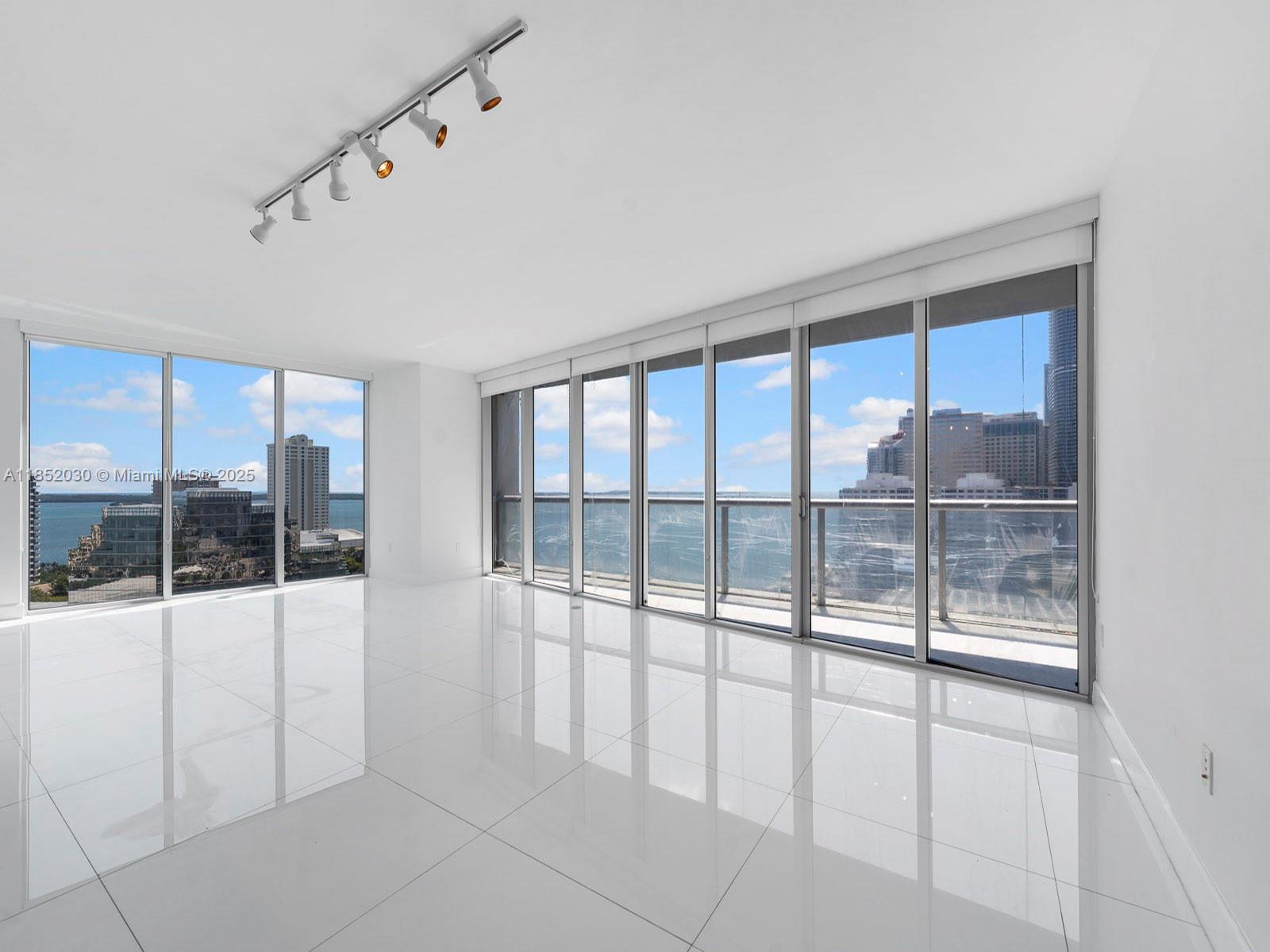 495 Brickell Ave, Miami, Florida 33131, 3 Bedrooms Bedrooms, ,2 BathroomsBathrooms,Residential Lease,For Rent,ICON BRICKELL NO TWO,Brickell Ave,A11852030