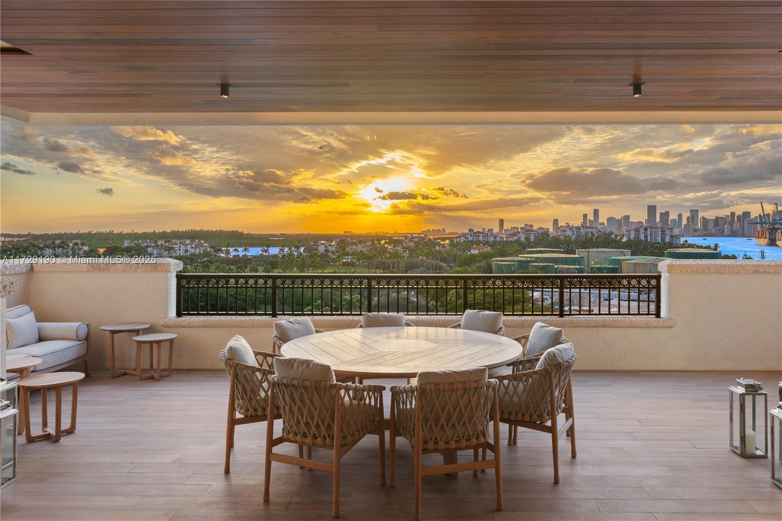 6800 Fisher Island Dr, Miami Beach, Florida 33109, 4 Bedrooms Bedrooms, ,4 BathroomsBathrooms,Residential,Sold,PALAZZO DELLA LUNA,Fisher Island Dr,A11729190