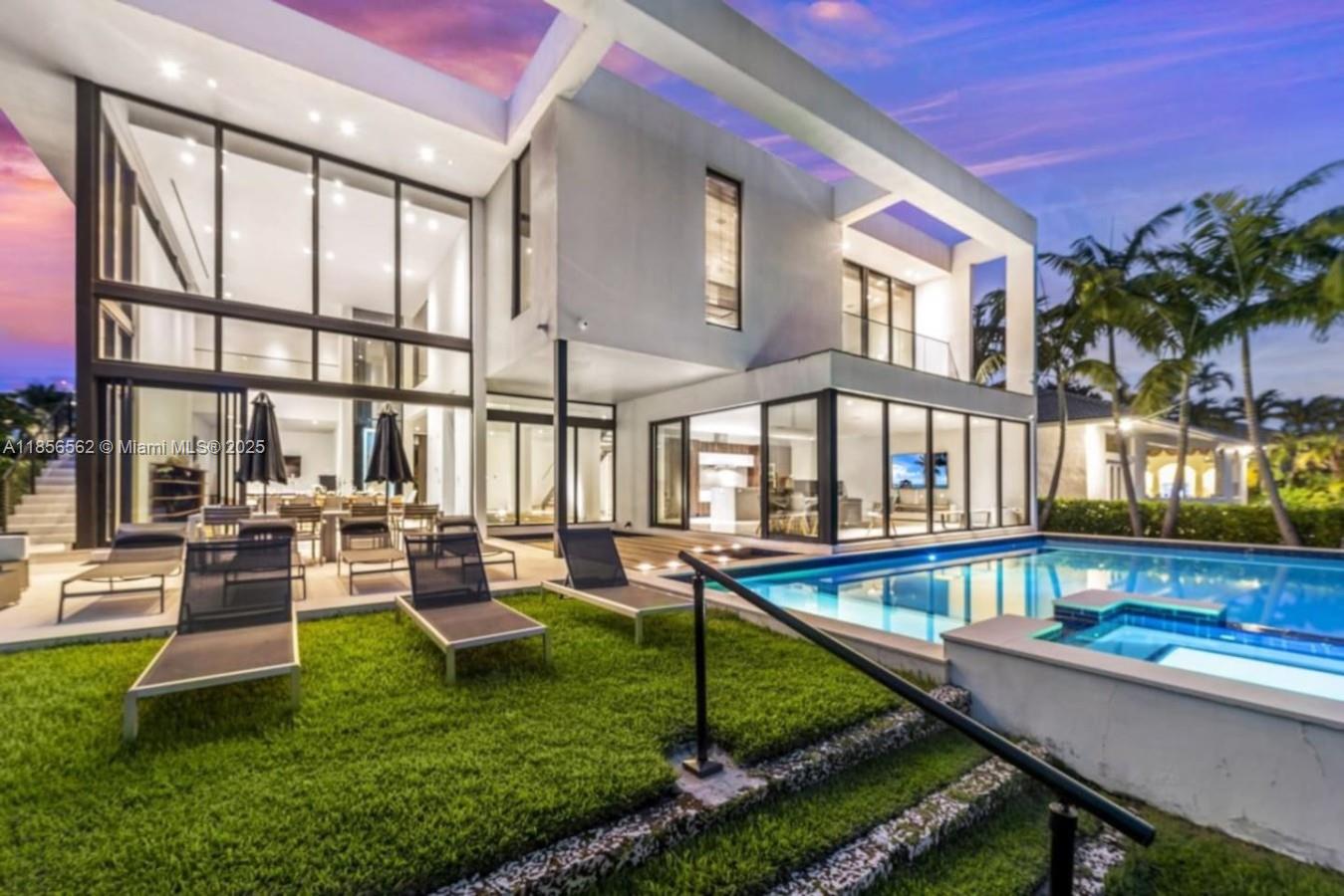 418 Sunset Dr, Hallandale Beach, Florida 33009, 6 Bedrooms Bedrooms, ,6 BathroomsBathrooms,Residential Lease,For Rent,GOLDEN ISLES SEC,Sunset Dr,A11856562