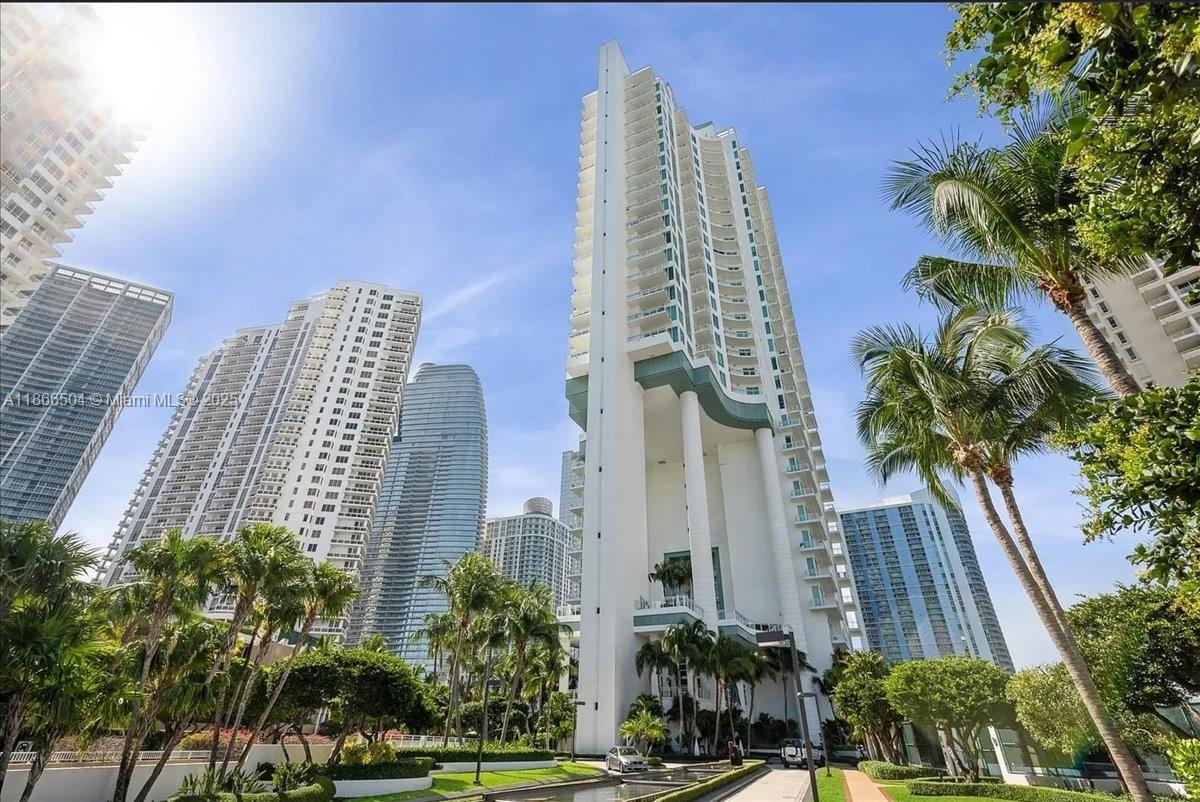 900 Brickell Key Blvd, Miami, Florida 33131, 3 Bedrooms Bedrooms, ,3 BathroomsBathrooms,Residential,For Sale,ASIA,Brickell Key Blvd,A11866504