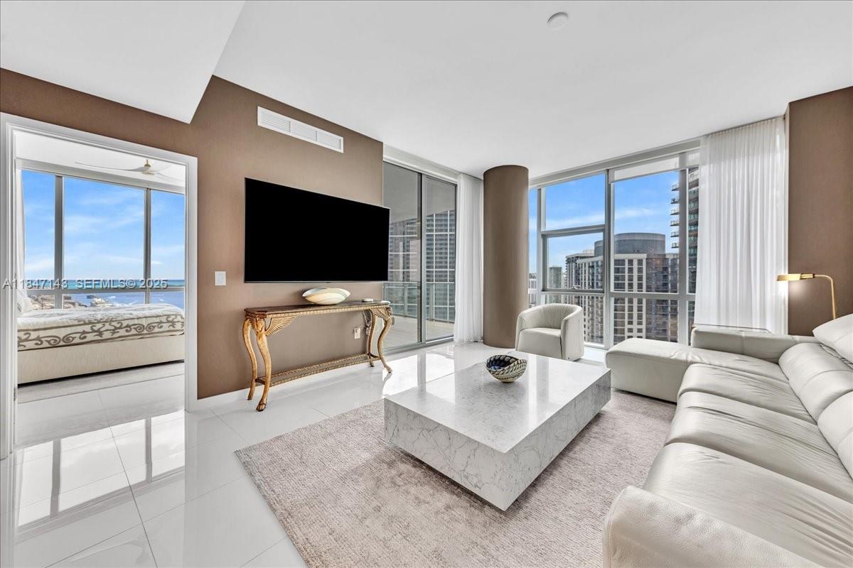 851 1st Ave, Miami, Florida 33132, 4 Bedrooms Bedrooms, ,4 BathroomsBathrooms,Residential,For Sale,Paramount Miami,1st Ave,A11847143