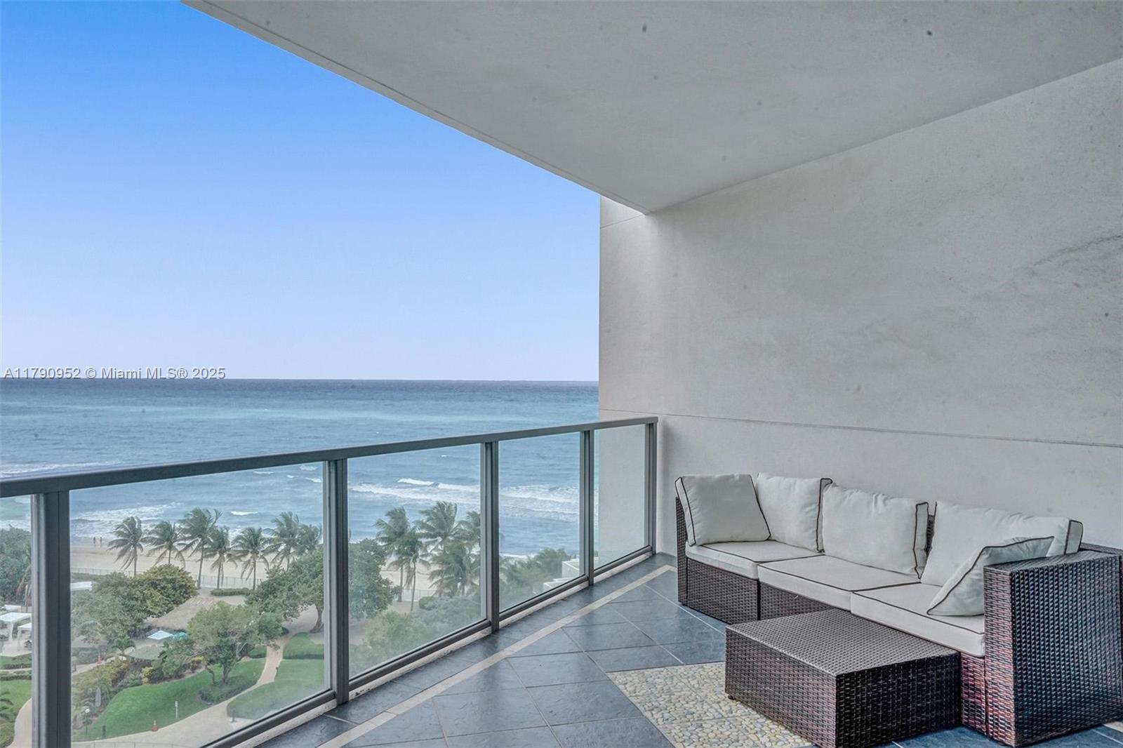 3101 Ocean Dr, Hollywood, Florida 33019, 2 Bedrooms Bedrooms, ,2 BathroomsBathrooms,Residential,For Sale,Ocean Palms Condo,Ocean Dr,A11790952