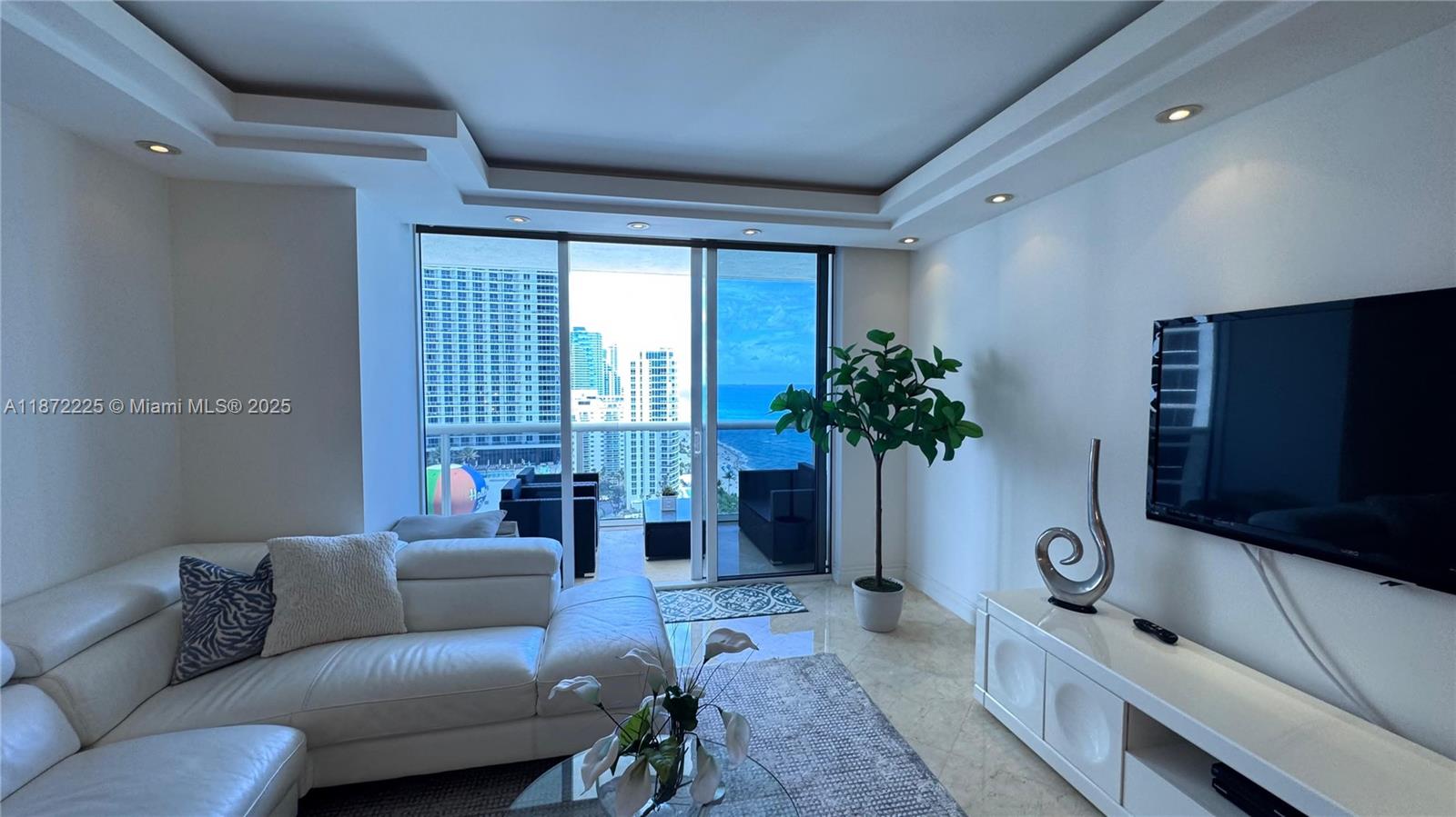 1830 Ocean Dr, Hallandale Beach, Florida 33009, 2 Bedrooms Bedrooms, ,2 BathroomsBathrooms,Residential Lease,For Rent,Beach Club Two,Ocean Dr,A11872225
