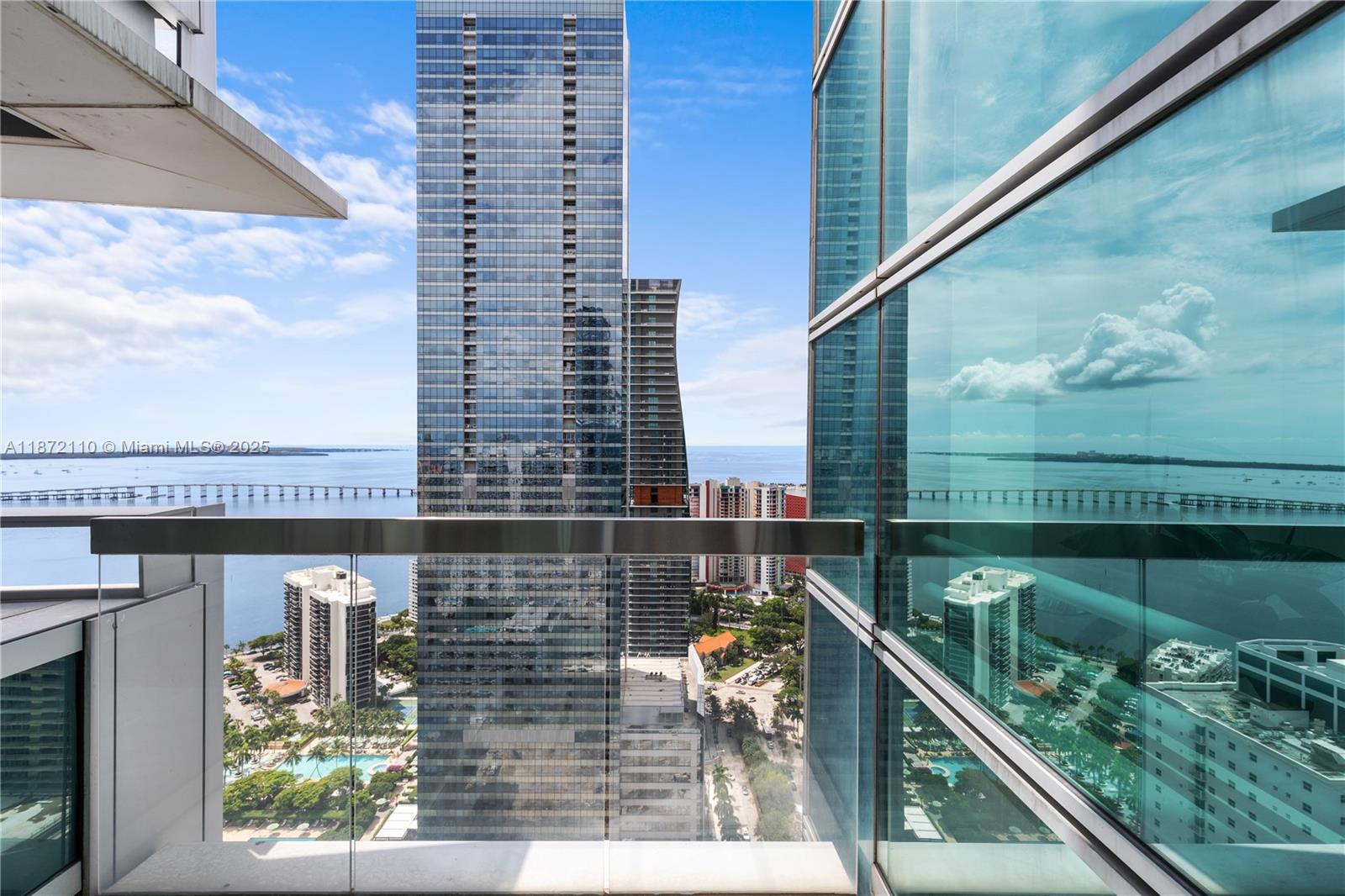 1395 Brickell Ave, Miami, Florida 33131, 3 Bedrooms Bedrooms, ,3 BathroomsBathrooms,Residential Lease,For Rent,MAYFIELD CONDO,Brickell Ave,A11872110