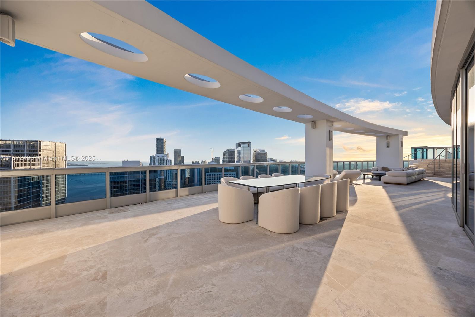 200 Biscayne Boulevard Way, Miami, Florida 33131, 4 Bedrooms Bedrooms, ,5 BathroomsBathrooms,Residential,For Sale,EPIC WEST CONDO,Biscayne Boulevard Way,A11872486